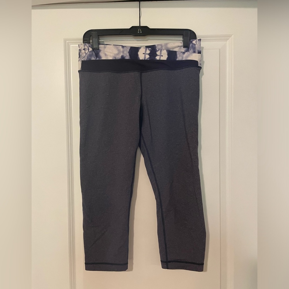 Lululemon navy capri joggers size 6